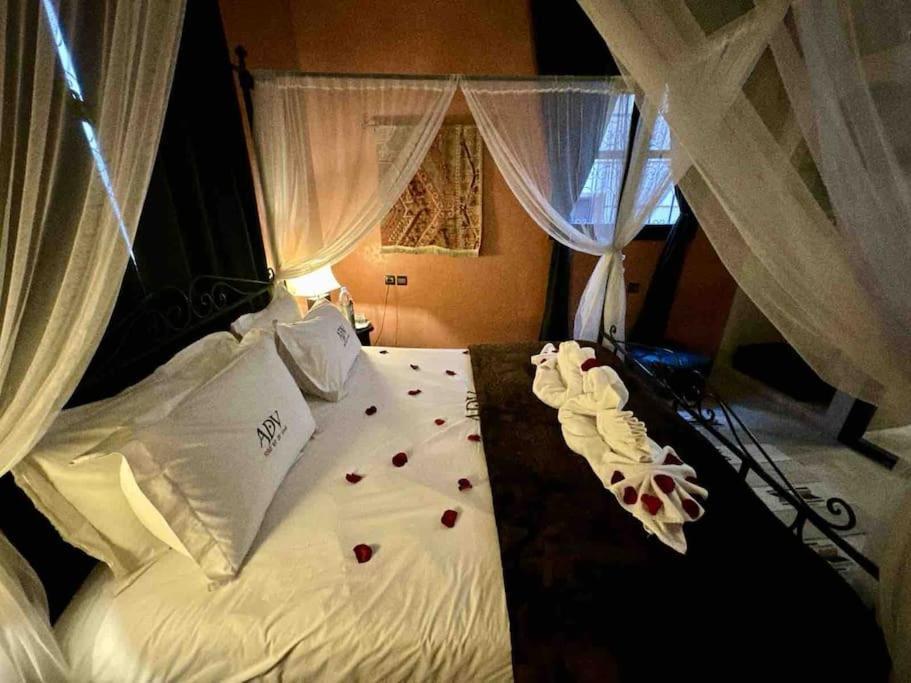 Riad Art De Vivre Avec Jacuzzi Marrakesh Buitenkant foto