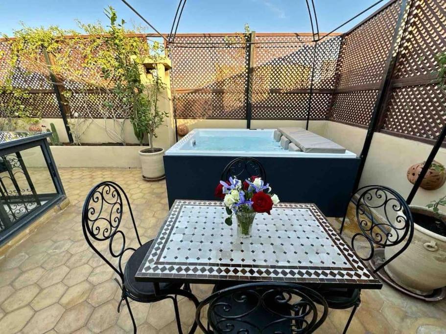 Riad Art De Vivre Avec Jacuzzi Marrakesh Buitenkant foto